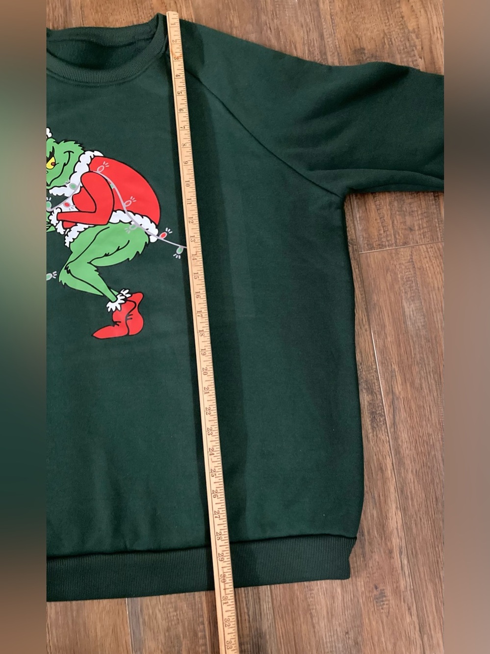 NWOT Dr Seuss The Grinch Christmas Women’s Sweatshirt - Picture 6 of 6